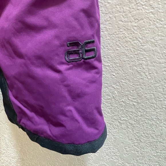 Snow ❄️ Bib, Purple, Kids, 4T, Light Use, Elastic and adjustable straps, - Picture 2 of 10